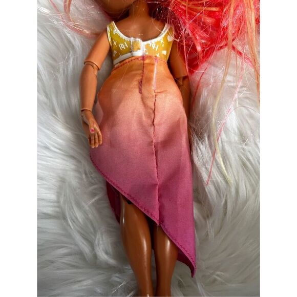 Rainbow High - Pacific Coast Simone Summers Doll RARE - Picture 4 of 4